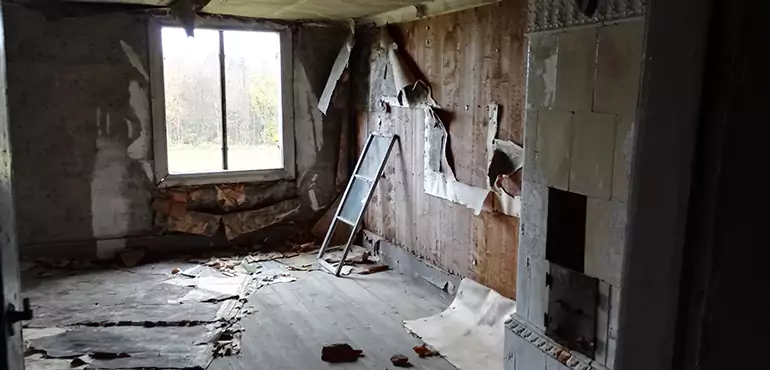 Why Selling a Distressed House Through Traditional Methods Fails in Lexington